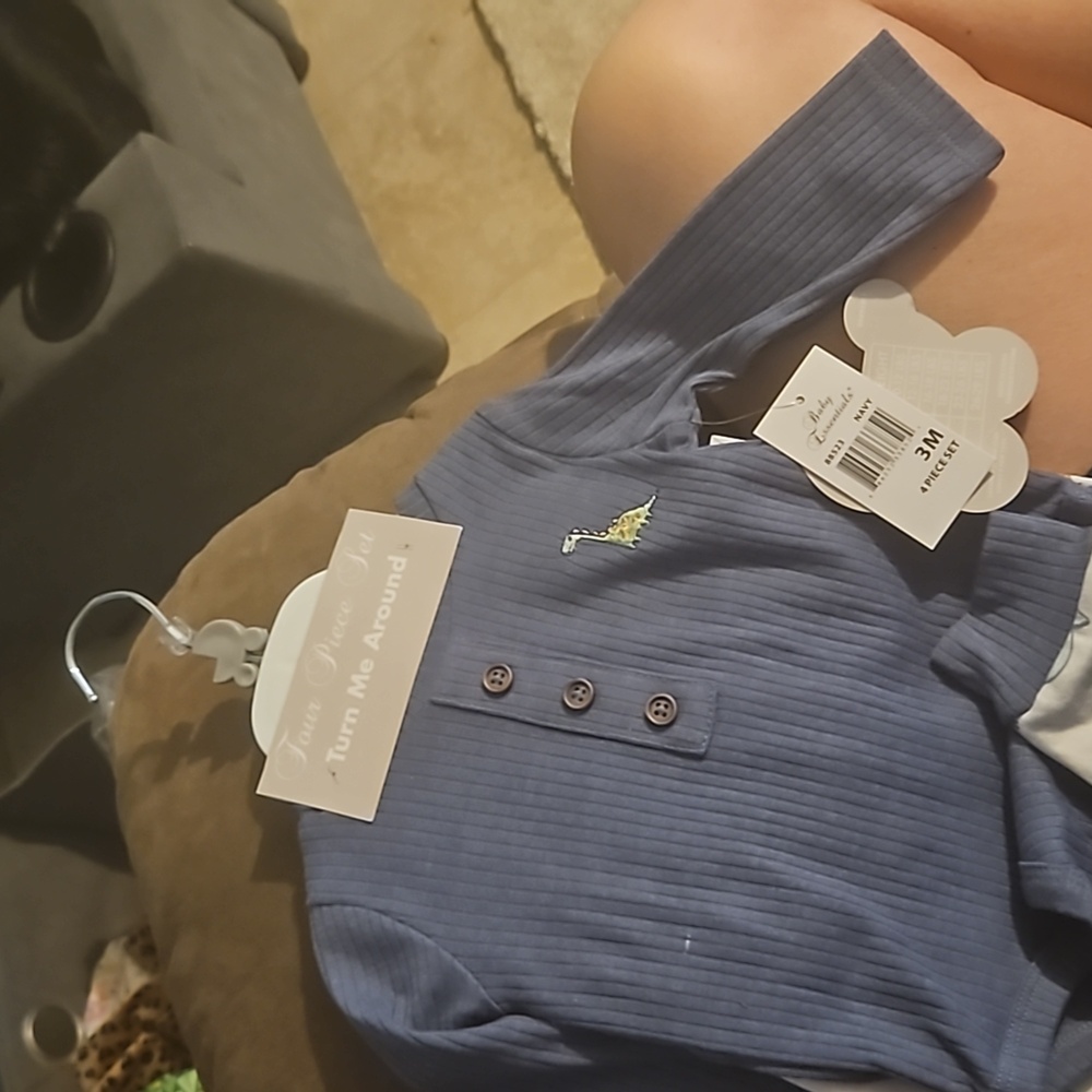 🦕 BRAND NWT 3M 4piece set, Blue, Dinosaurs, incl hat, pants, socks, bodysuit